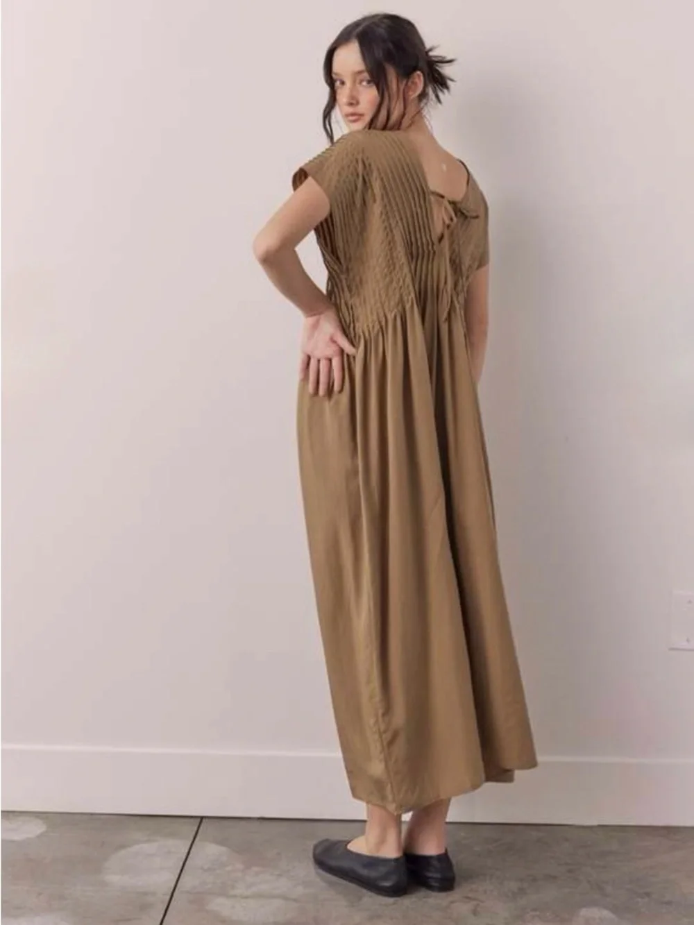 Amente Los Angeles Pin Tucked Midi Dress - Picture 3 of 12